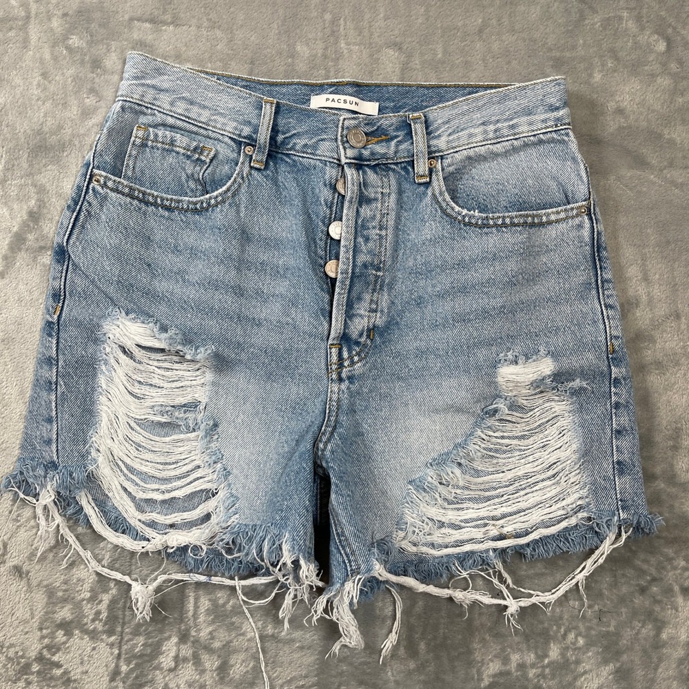 PacSun Shorts Size 27 90s Girlfriend Light Wash Distressed High Rise Denim